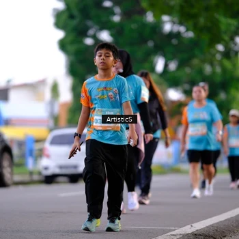 Runner Photo 8239143