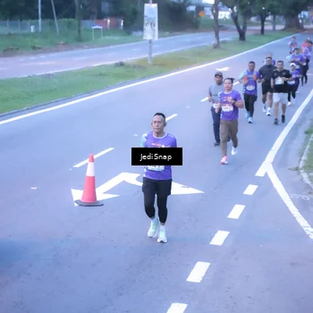 Runner Photo 8239195