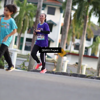 Runner Photo 8239213