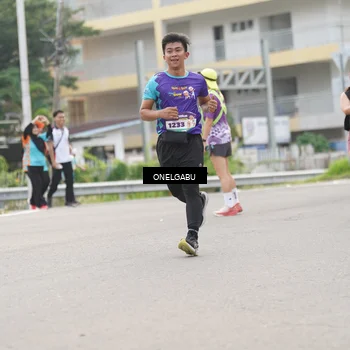 Runner Photo 8239300