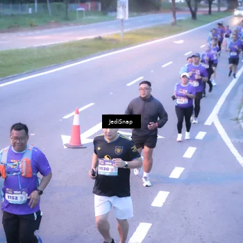 Runner Photo 8239315