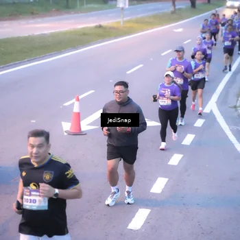 Runner Photo 8239339