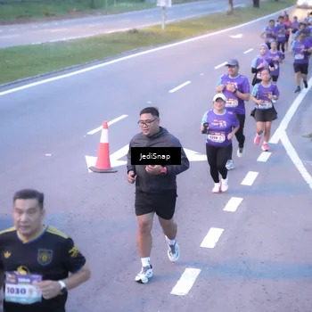 Runner Photo 8239342