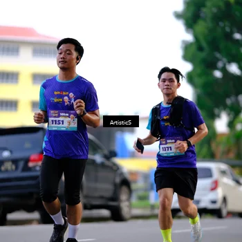 Runner Photo 8239372