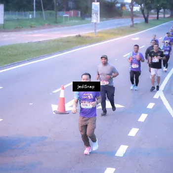 Runner Photo 8239382