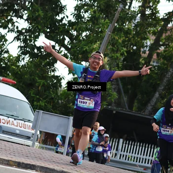 Runner Photo 8239383