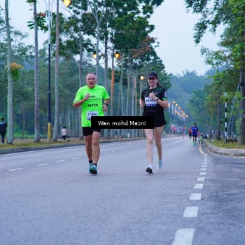Runner Photo 8239406
