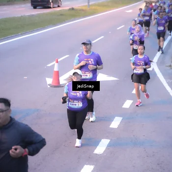 Runner Photo 8239411