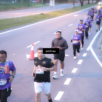 Runner Photo 8239417