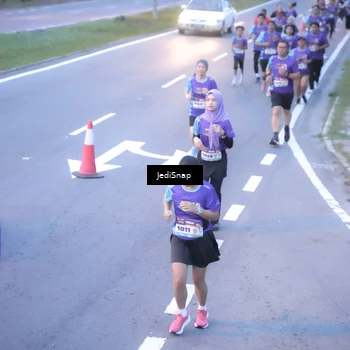 Runner Photo 8239440