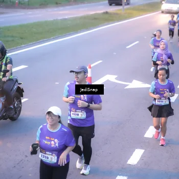 Runner Photo 8239442