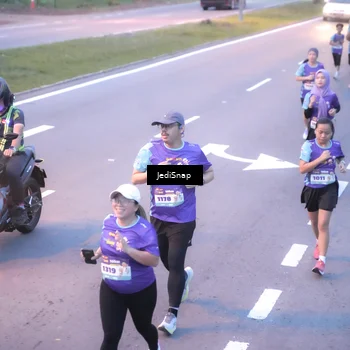 Runner Photo 8239467