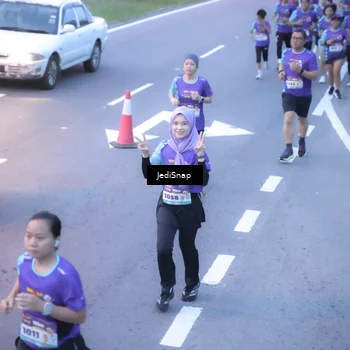 Runner Photo 8239476