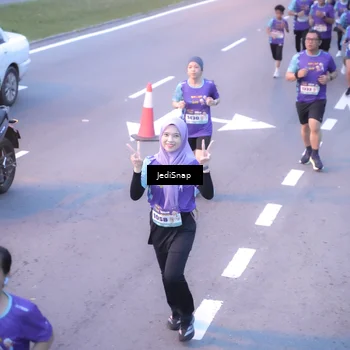 Runner Photo 8239517
