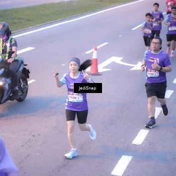 Runner Photo 8239558