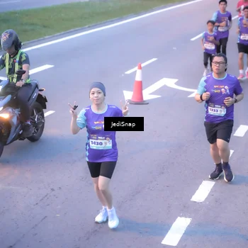 Runner Photo 8239564