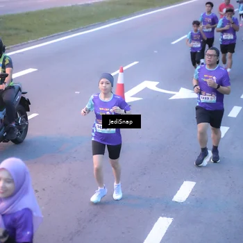 Runner Photo 8239578