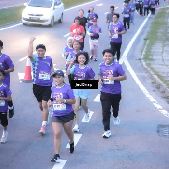 Runner Photo 8239639