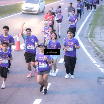 Runner Photo 8239642