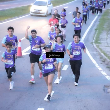 Runner Photo 8239647