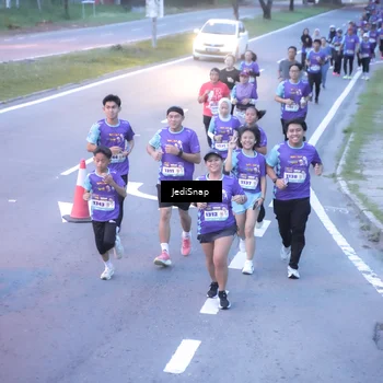 Runner Photo 8239675