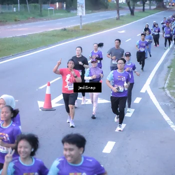 Runner Photo 8239704