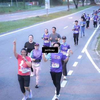 Runner Photo 8239714