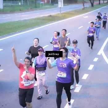 Runner Photo 8239735