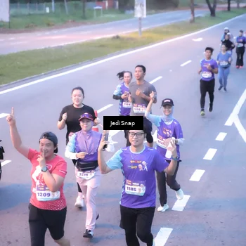 Runner Photo 8239736