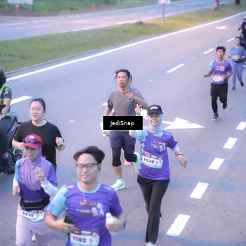 Runner Photo 8239761