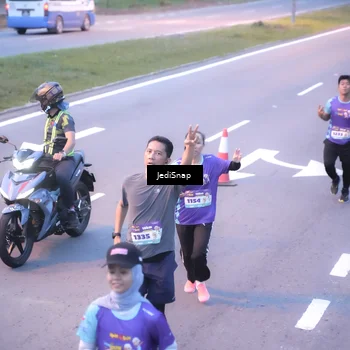 Runner Photo 8239791