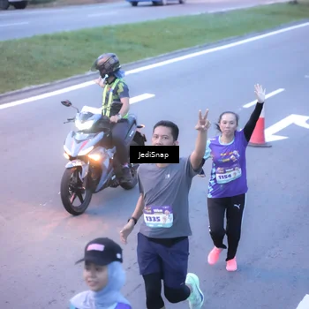 Runner Photo 8239797