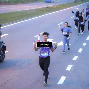 Runner Photo 8239844