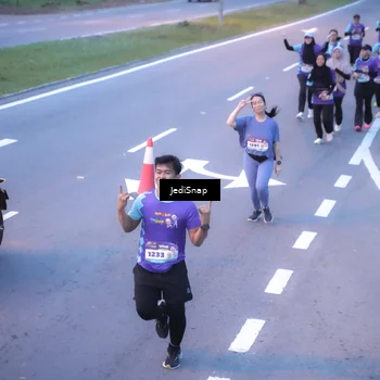 Runner Photo 8239846