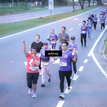 Runner Photo 8239872