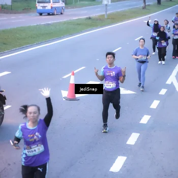 Runner Photo 8239880