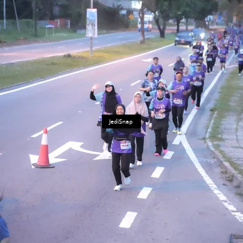 Runner Photo 8239895