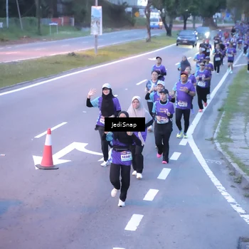 Runner Photo 8239910