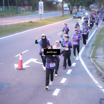 Runner Photo 8239916