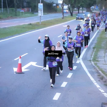 Runner Photo 8239930
