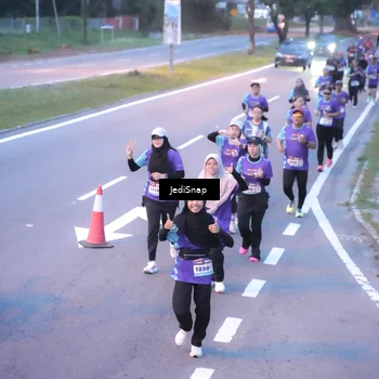 Runner Photo 8239941