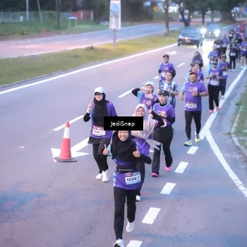 Runner Photo 8239954