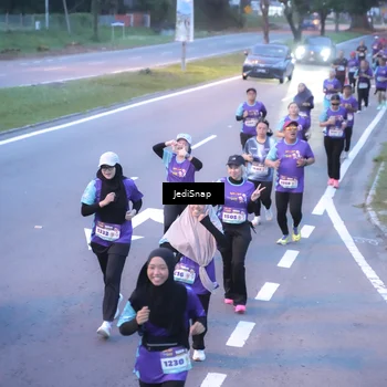Runner Photo 8239962