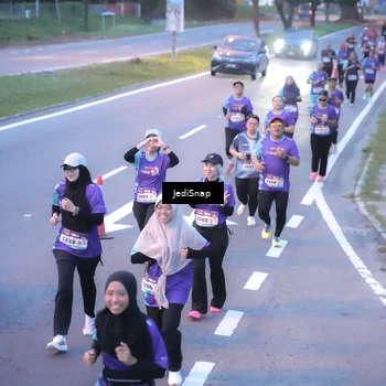 Runner Photo 8239978