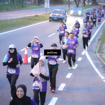 Runner Photo 8240012