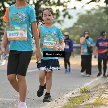 Runner Photo 8240024