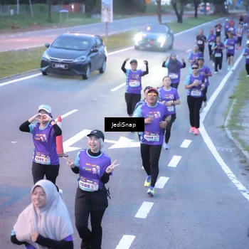 Runner Photo 8240027