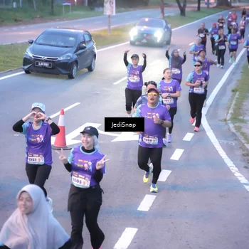 Runner Photo 8240031