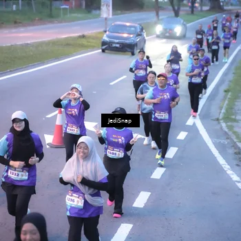Runner Photo 8240039