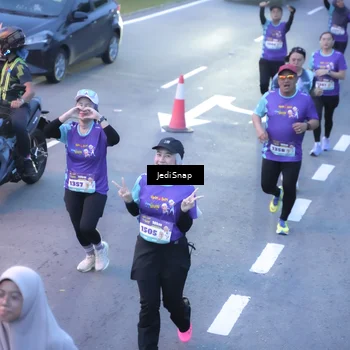 Runner Photo 8240131